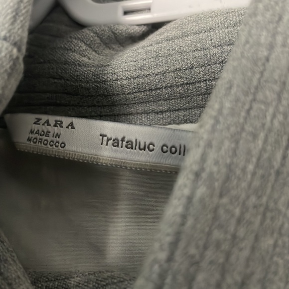 Zara really cool grey crop shirt with attached white button down. Size medium. - Picture 10 of 10